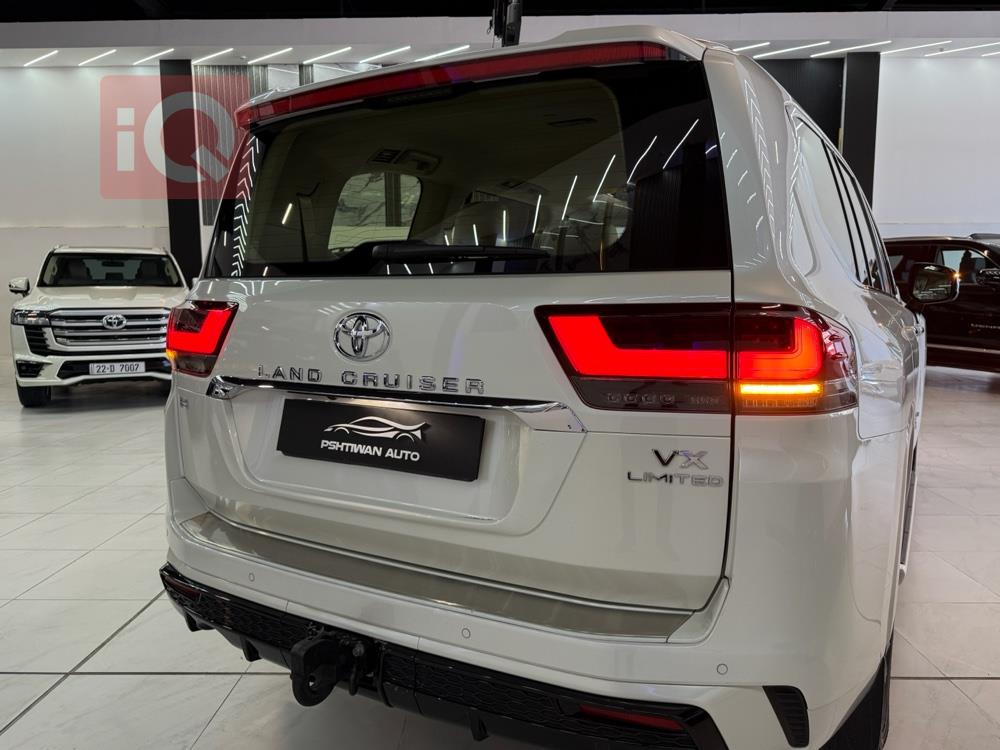 تۆیۆتا لاند کروزەر